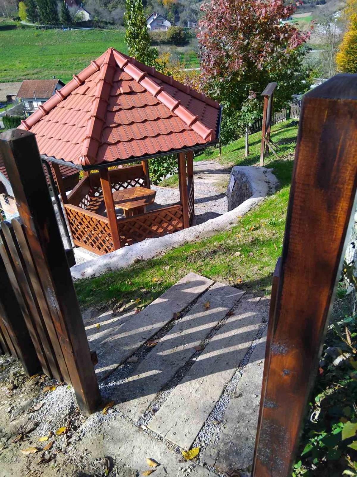 Vila Trnoruzica 투헬즈 외부 사진