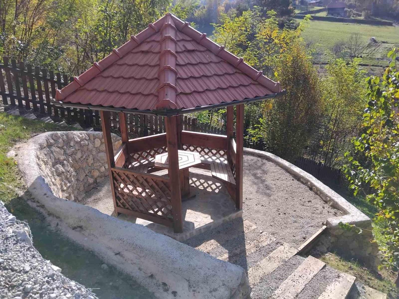 Vila Trnoruzica 투헬즈 외부 사진