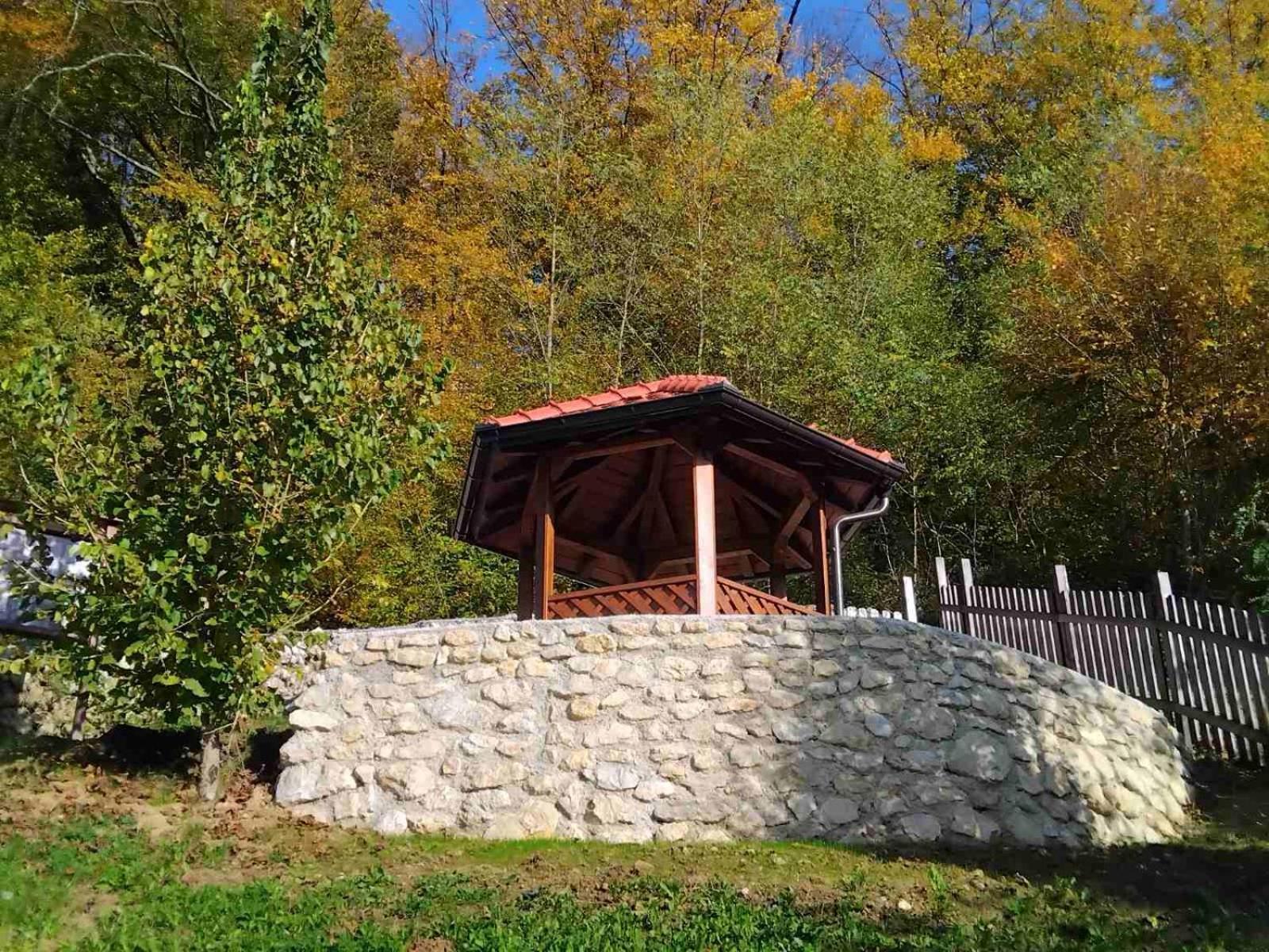 Vila Trnoruzica 투헬즈 외부 사진